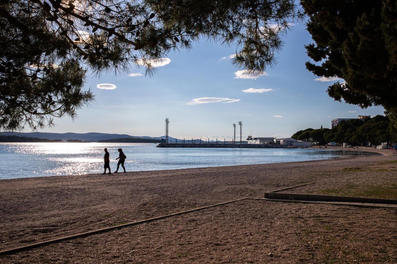 Apartmani Dina ビオグラード・ナ・モル エクステリア 写真
