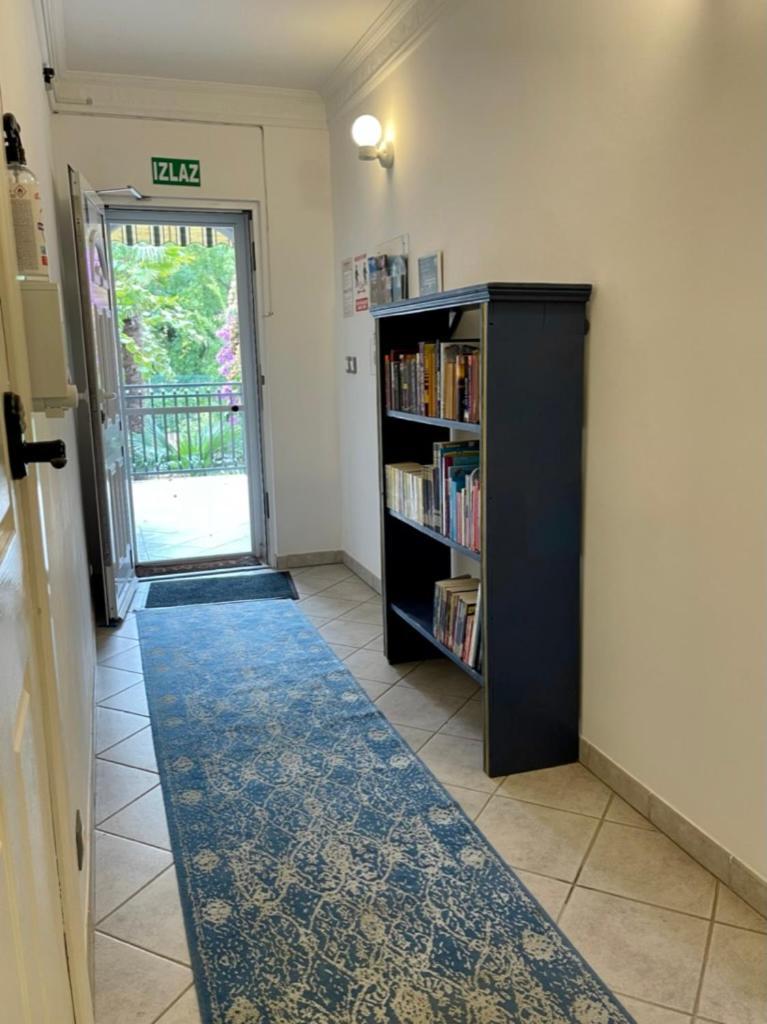 Apartmani Dina ビオグラード・ナ・モル エクステリア 写真